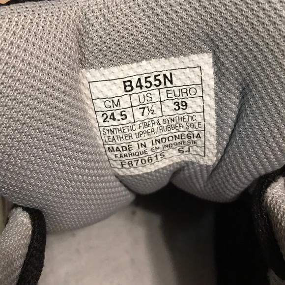 Black Mizuno Volleyball Sneakers - Picture 4 of 4